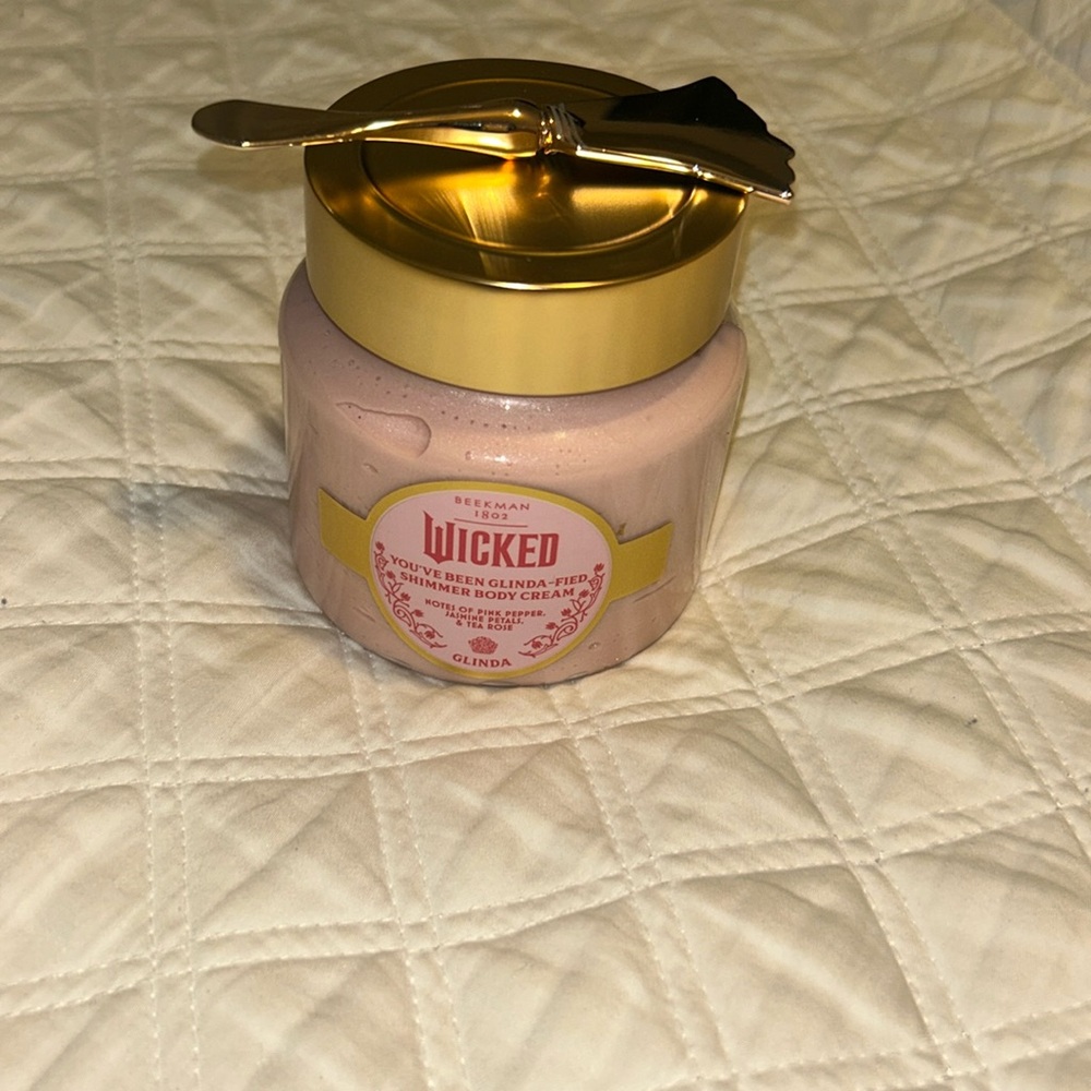 Beekman 1802 Glinda Shimmer Body Cream - Pink with Gold Lid